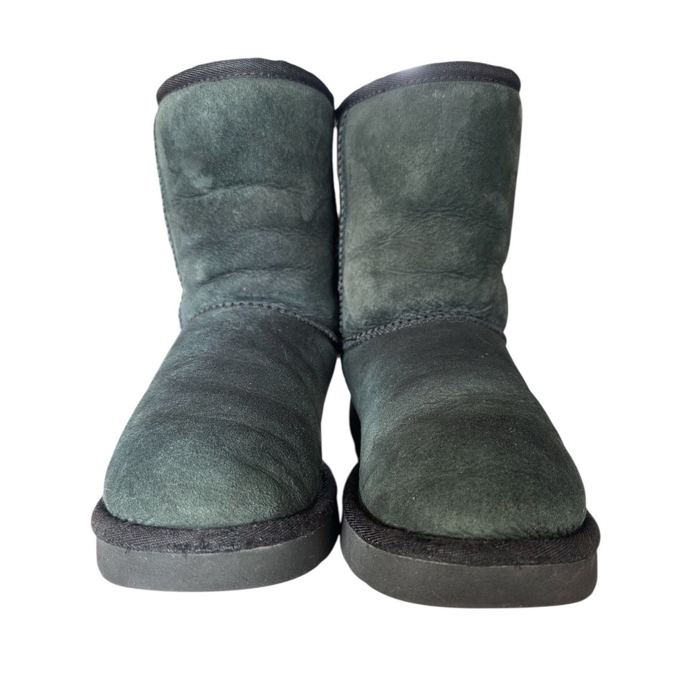 UGG Green Classic Short‎ Boots Womens Size 6 #1016223 Warm Outdoors Comfort